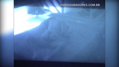 Ehemann filmt Frau beim Ficken des Nachbarn und findet heraus, dass er ein Hahnrei ist