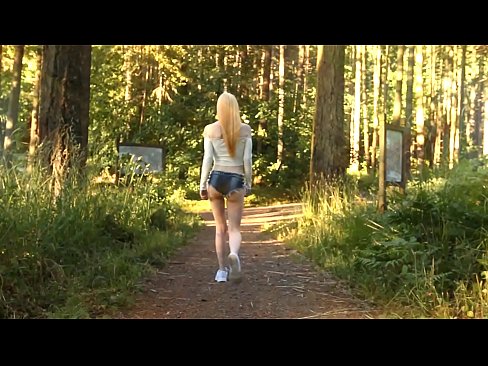 ❤️ Schöne Frau bewegt sich langsam, nicht nackt Video ️❌ Just porn bei de.com-porn-mz.ru ﹏