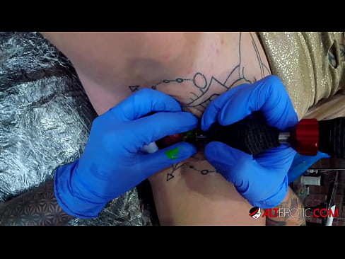 ❤️ Extrem tätowierte Hottie Sully Savage hat ein Tattoo auf ihrer Klitoris ️❌ Just porn bei de.com-porn-mz.ru ﹏